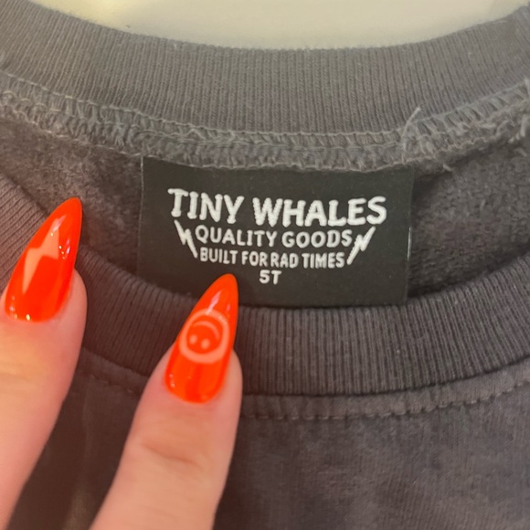 Tiny whales crewneck 5T - Picture 2 of 2